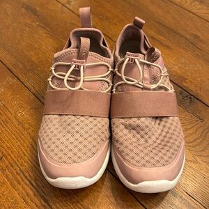 Vionic Womens Athletic Sky Alaina Walking Shoes in Blush Size 8